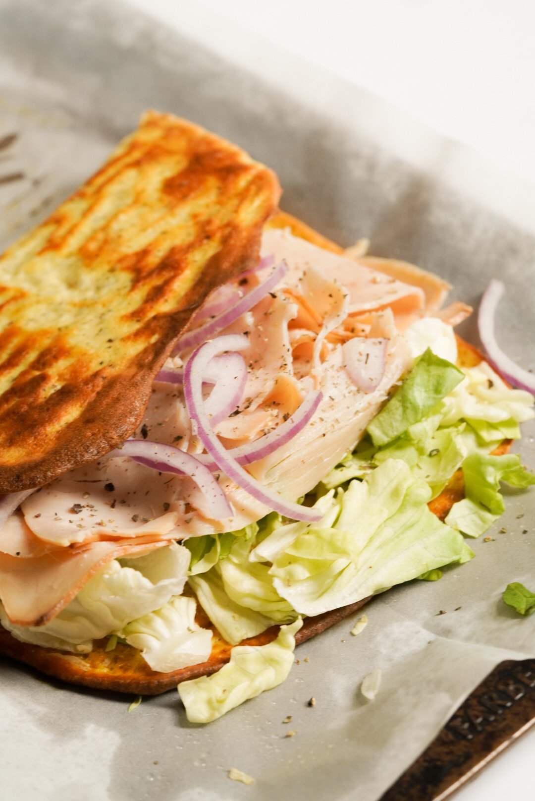Get the Viral Cottage Cheese Flatbread Recipe: A Low-Carb, High-Protein Option