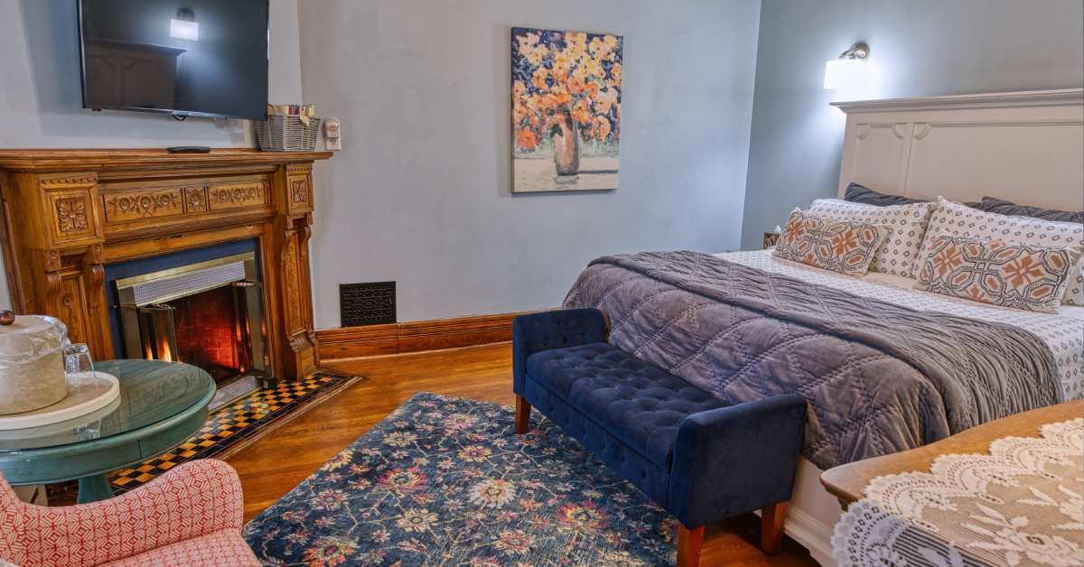 What makes a Lake George bed and breakfast stay memorable? Learn about the cozy rooms and local tips.