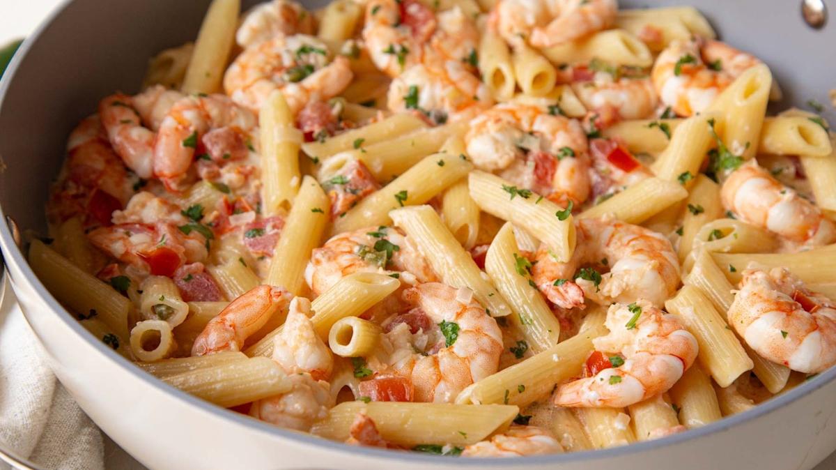 Why try creamy shrimp and pasta recipes with pico de gallo recipe? Because its a quick, tasty, and impressive pasta dish!
