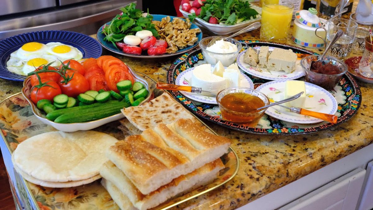 What is a classic persian breakfast? Explore these traditional and delicious morning food ideas.