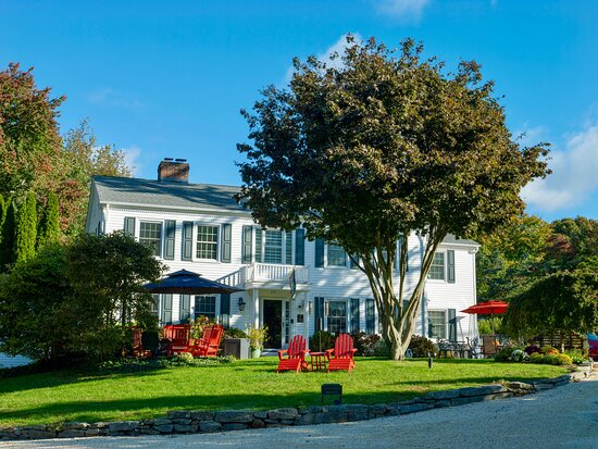 Looking for a cozy bed in breakfast in ct? Discover these amazing local spots