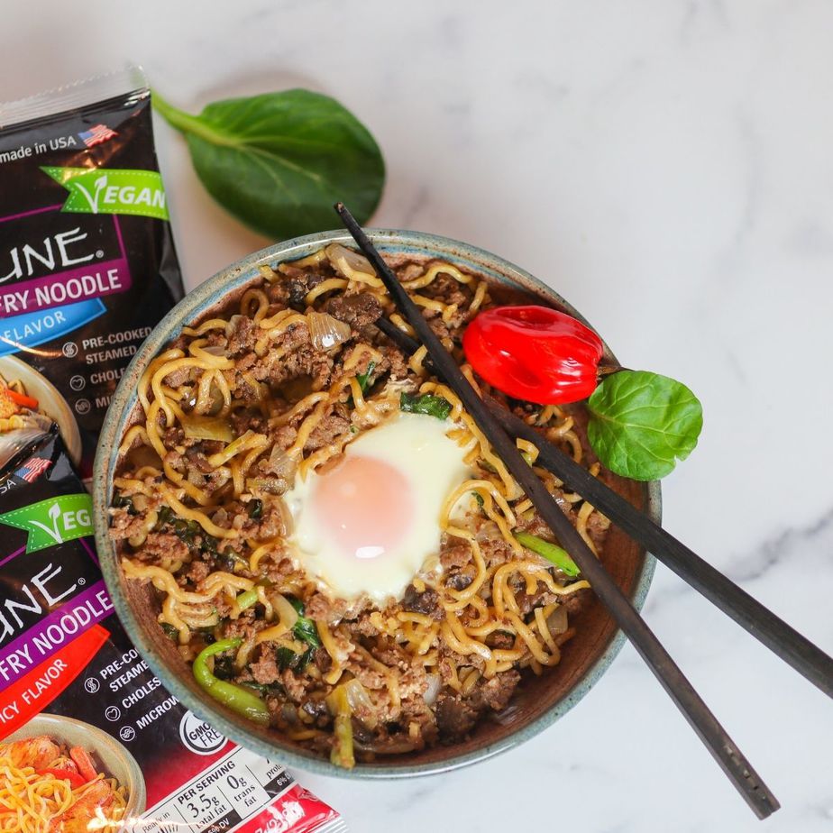 Making easy breakfast noodles at home (follow our simple steps for a delicious morning meal)