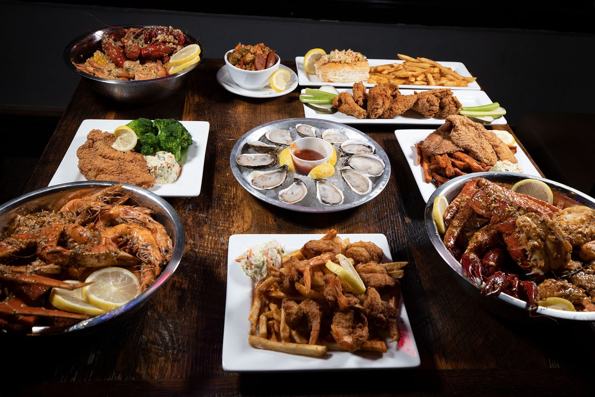Craving good seafood in Indianapolis? These spots offer delicious dishes and fantastic dining experiences.