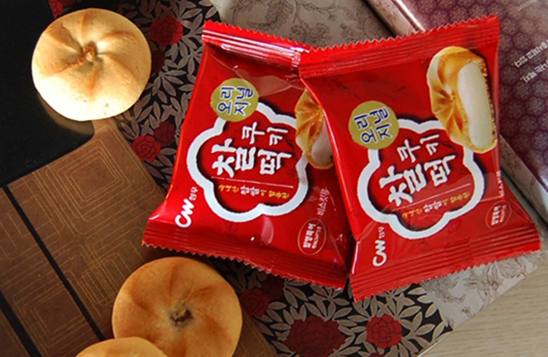 Want to try cheongwoo rice cake cookie? Find out why its a must have Korean dessert!