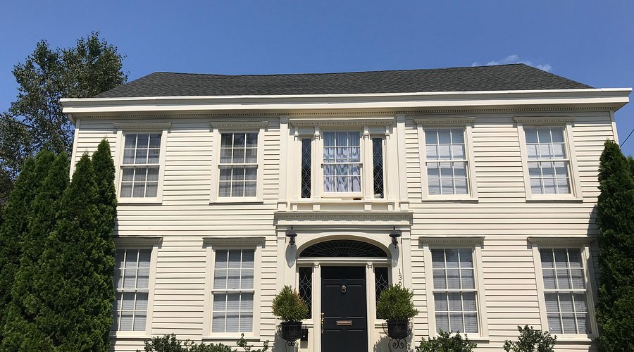 Why Choose a Hudson Bed and Breakfast Cozy Rooms and Amazing Views Await