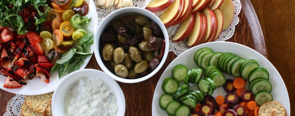 Choosing Boat Party Eats? Top Finger Foods Perfect for Cruising!