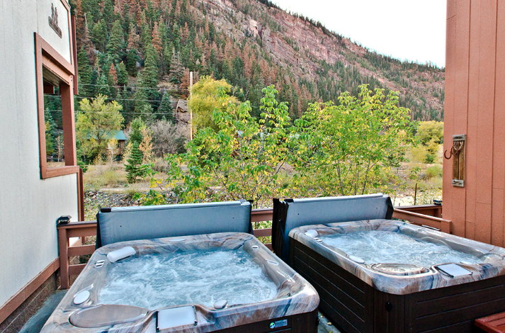 Looking for a Ouray Bed and Breakfast? Compare Cozy Mountain Getaways Now!