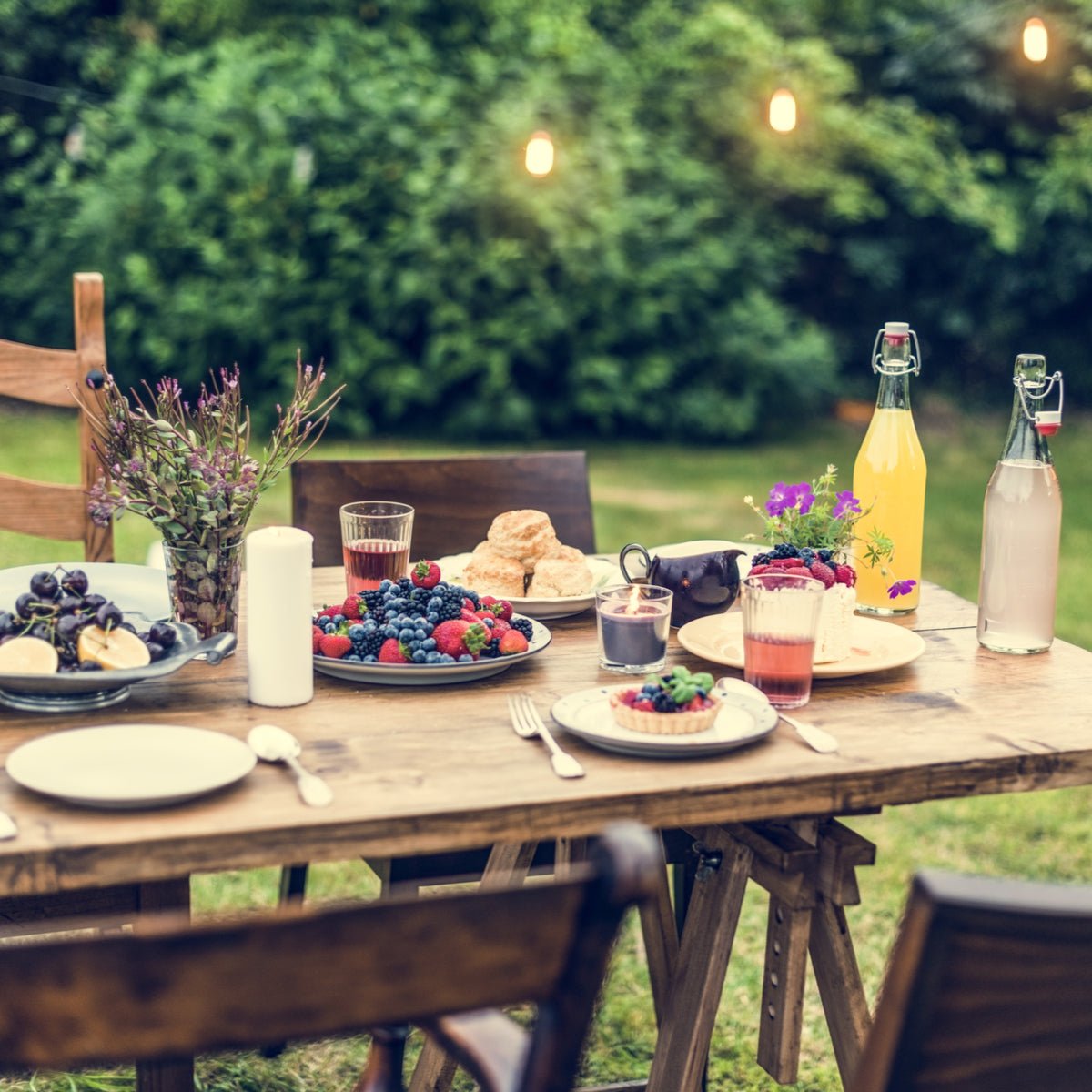 Planning an outdoor seating breakfast? Easy tips to make it unforgettable.