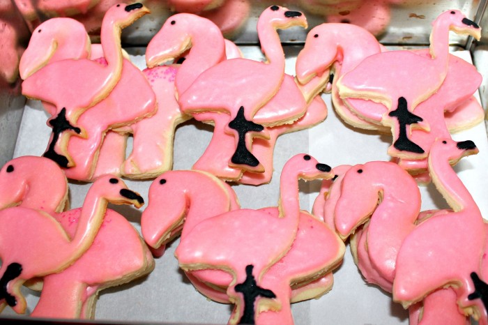 Creative flamingo cookies ideas? Make cute desserts everyone loves!
